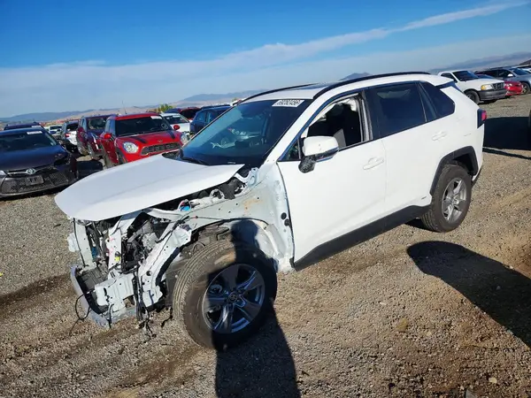 4T3RWRFV0SU215499 — 2025 Toyota RAV4, Передняя часть (Front End), фото до ремонта