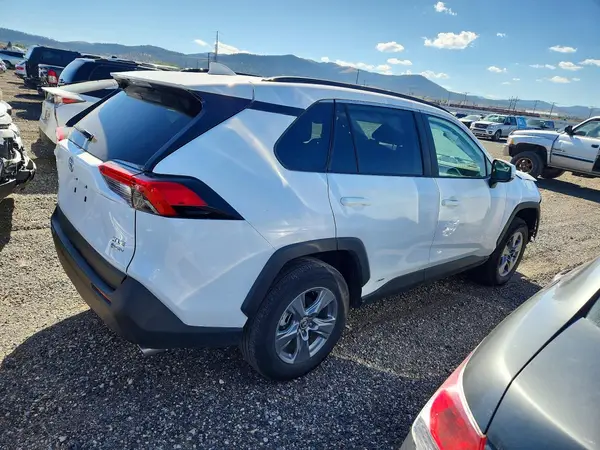 4T3RWRFV0SU215499 — 2025 Toyota RAV4, фото 3 с аукциона Copart, Передняя часть