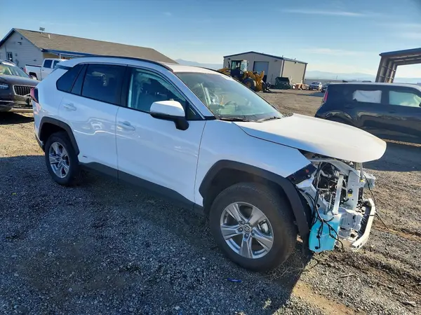 4T3RWRFV0SU215499 — 2025 Toyota RAV4, фото 4 с аукциона Copart, Передняя часть
