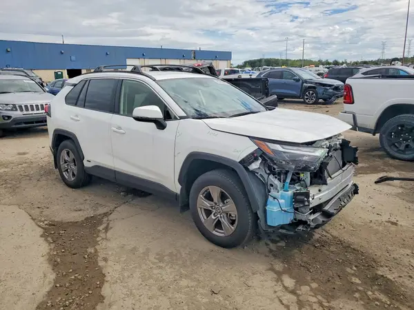JTMMWRFV0SD319658 — 2025 Toyota RAV4, фото 4 с аукциона Copart 13.10.2026, Передняя часть
