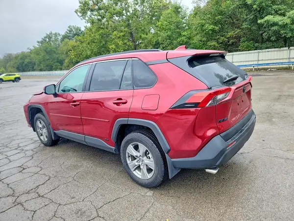 4T3RWRFV5SU215613 — 2025 Toyota RAV4, фото 2 с аукциона Copart 08.10.2026, Передняя часть