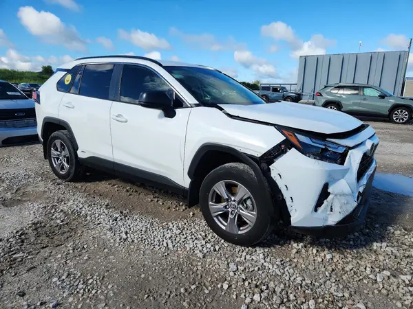 JTMLWRFV0SD594507 — 2025 Toyota RAV4, фото 4 с аукциона Copart, Передняя часть