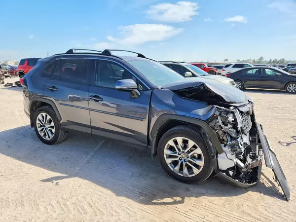 2T3C1RFV4SW430422 — 2025 Toyota RAV4, фото 4 с аукциона Copart, Передняя часть