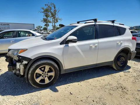 JTMRFREV6FD109000 — 2015 Toyota RAV4, Передняя часть (Front End), фото до ремонта