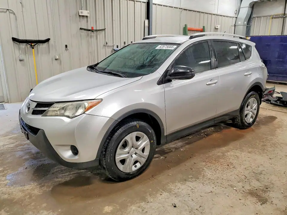 2T3BFREVXFW344102 Toyota RAV4 2015 — повреждение Задняя часть, фото до ремонта
