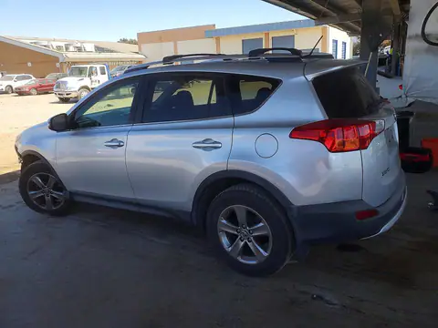 JTMRFREV8FD128812 — 2015 Toyota RAV4, фото 2 с аукциона Copart 29.09.2026, Передняя часть