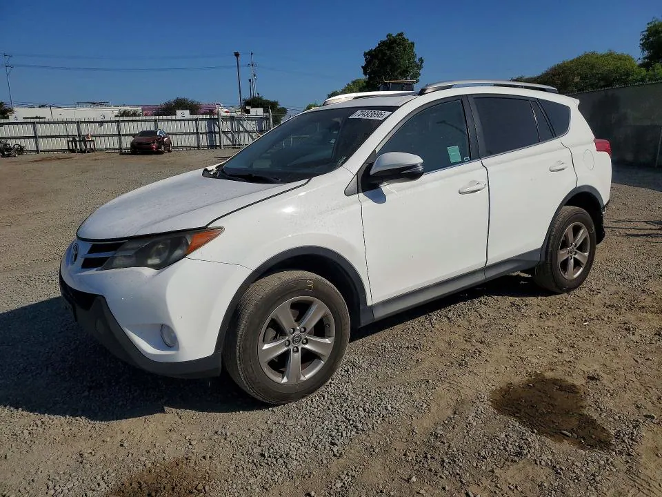 2015 Toyota RAV4 VIN 2T3WFREV8FW151660 фото 1
