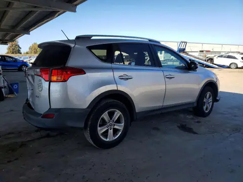 2T3WFREV1FW189831 — 2015 Toyota RAV4, фото 3 с аукциона Copart 13.10.2026, Задняя часть