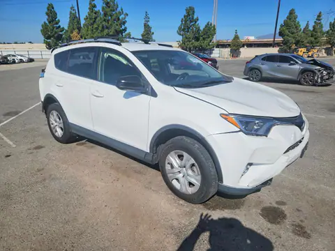JTMZFREVXGD086404 — 2016 Toyota RAV4, фото 4 с аукциона Copart 29.09.2026, Задняя часть