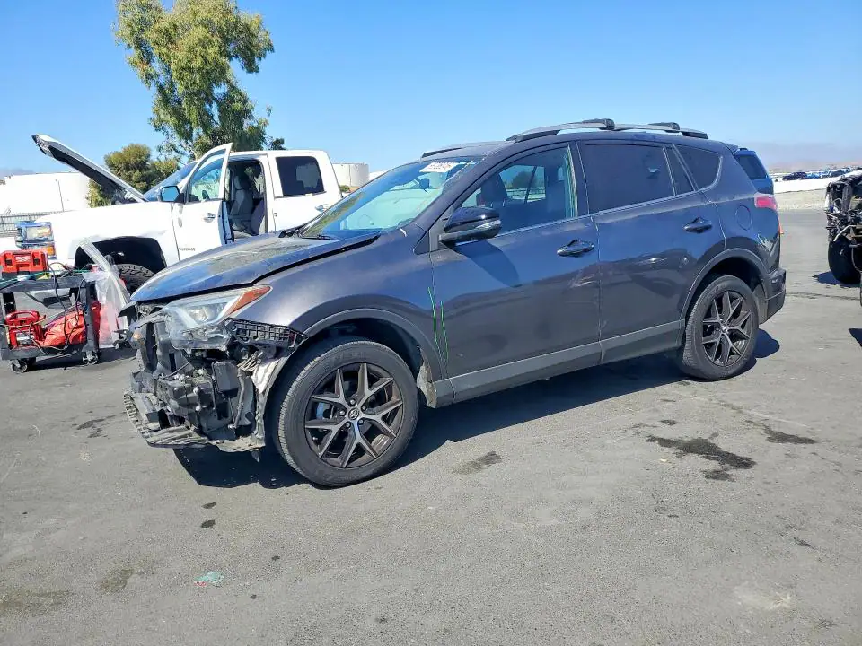 2T3NFREV3GW274764 Toyota RAV4 2016 — повреждение Передняя часть, фото до ремонта