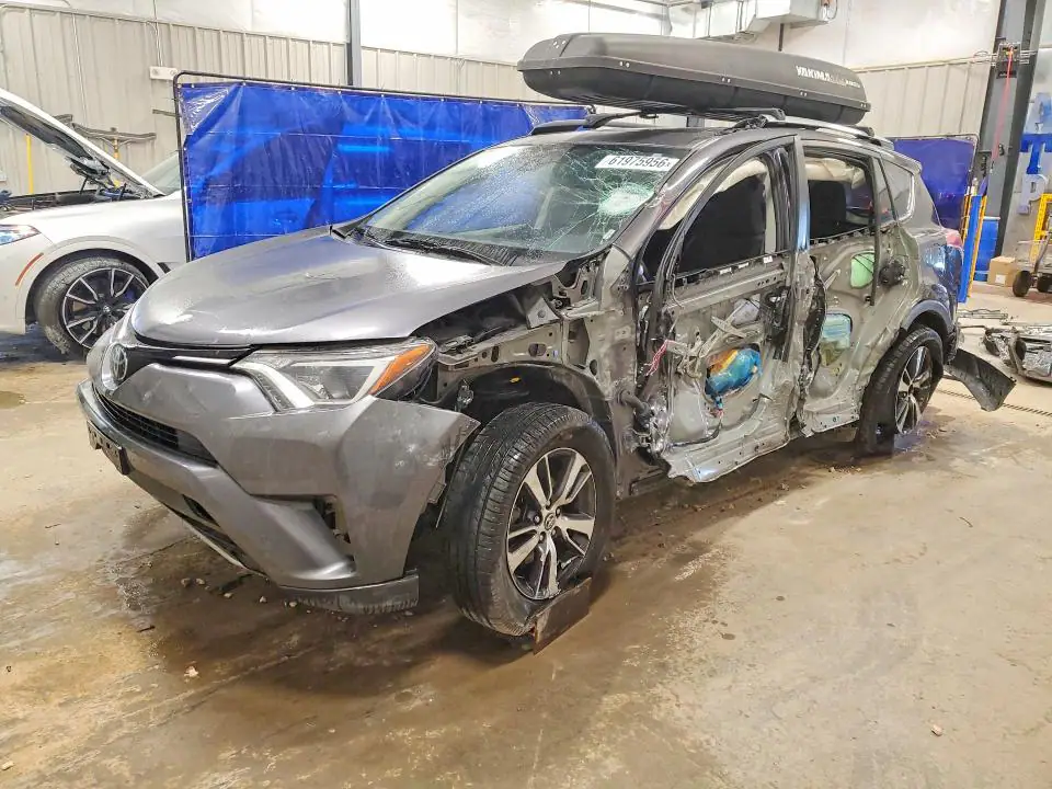 JTMWFREV0HJ105483 Toyota RAV4 2017 — повреждение Боковая часть, фото до ремонта