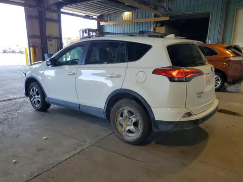 2T3ZFREV9HW344545 — 2017 Toyota RAV4, фото 2 с аукциона Copart 14.10.2026, Передняя часть