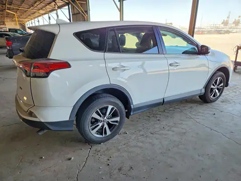 2T3WFREV7JW473232 — 2018 Toyota RAV4, фото 3 с аукциона Copart 30.09.2026, Повреждения снизу