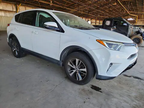 2T3WFREV7JW473232 — 2018 Toyota RAV4, фото 4 с аукциона Copart 30.09.2026, Повреждения снизу