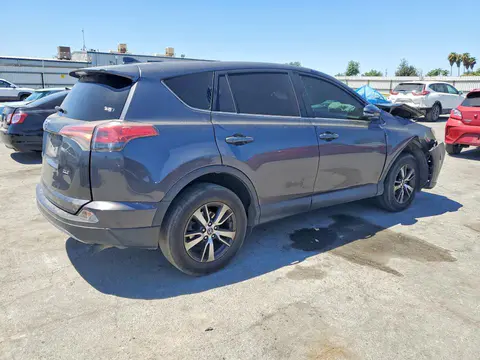 2018 Toyota RAV4 VIN 2T3WFREV2JW473624 фото 3