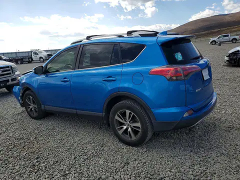 2018 Toyota RAV4 VIN JTMRFREV1JJ747410 фото 2
