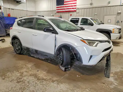 JTMBFREV8JJ741296 — 2018 Toyota RAV4, фото 4 с аукциона Copart 30.09.2026, Передняя часть