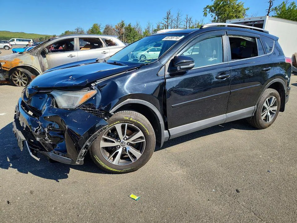 2018 TOYOTA RAV4 VIN 2T3RFREV0JW825435 фото 1