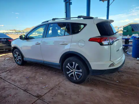 JTMBFREVXJJ212271 — 2018 Toyota RAV4, фото 2 с аукциона Copart 13.10.2026, Передняя часть