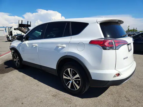 2018 Toyota RAV4 VIN JTMWFREV5JJ206556 фото 2