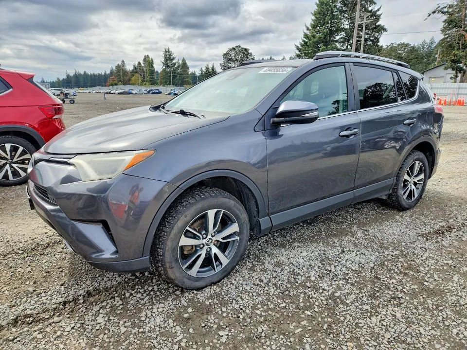 2018 Toyota RAV4 VIN 2T3RFREVXJW847121 фото 1