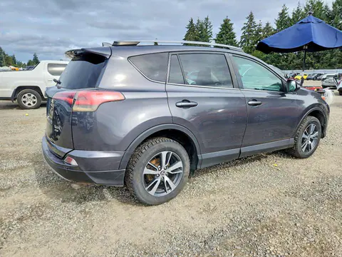 2018 Toyota RAV4 VIN 2T3RFREVXJW847121 фото 3