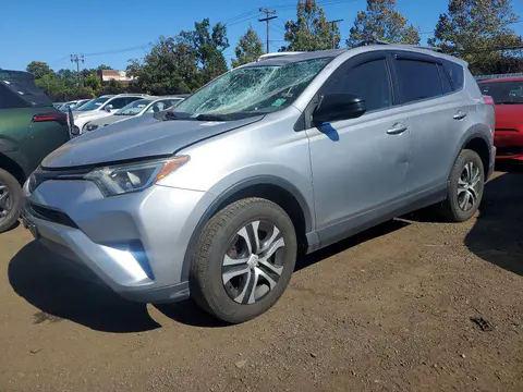 JTMBFREV0JJ229855 — 2018 Toyota RAV4, Повреждения со всех сторон (All Over), фото до ремонта