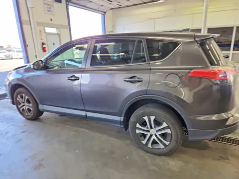 2018 Toyota RAV4 VIN JTMZFREV1JJ188943 фото 2