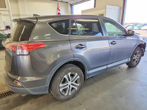 2018 Toyota RAV4 VIN JTMZFREV1JJ188943 фото 3