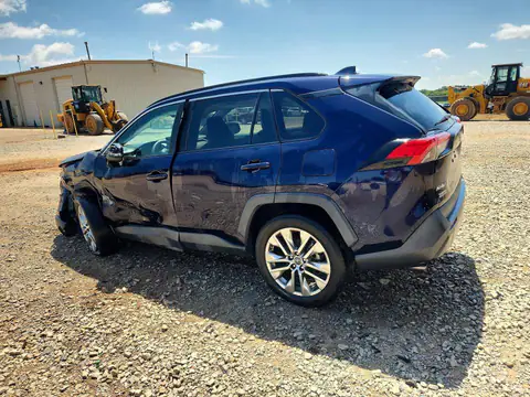 2T3C1RFV0KW048095 — 2019 Toyota RAV4, фото 2 с аукциона Copart 30.09.2026, Передняя часть