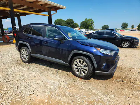 2T3C1RFV0KW048095 — 2019 Toyota RAV4, фото 4 с аукциона Copart 30.09.2026, Передняя часть