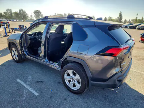 2T3W1RFV2KC032012 — 2019 Toyota RAV4, фото 2 с аукциона Copart 29.09.2026, Боковая часть