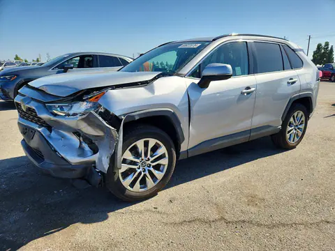 2T3C1RFV9LW083901 — 2020 Toyota RAV4, Передняя часть (Front End), фото до ремонта