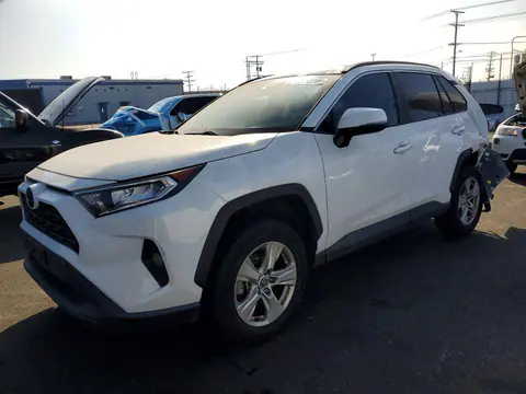 2T3P1RFV0MW173277 — 2021 Toyota RAV4, Задняя часть, фото до ремонта