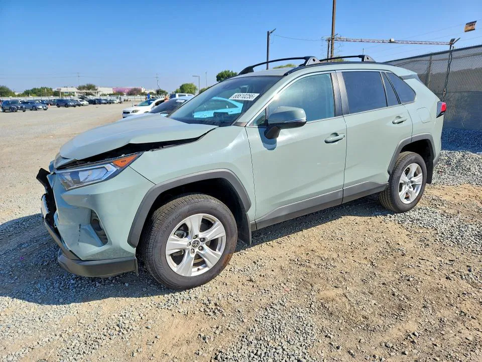 2021 Toyota RAV4 VIN 2T3W1RFV1MW161215 фото 1
