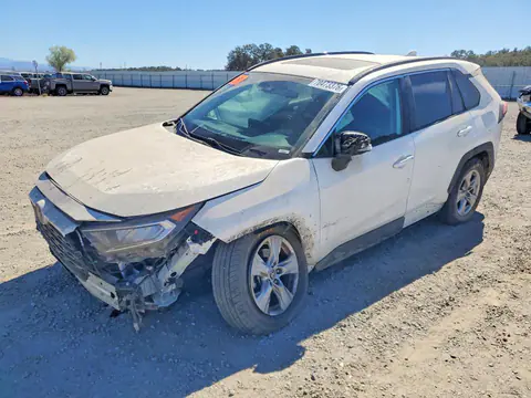 2T3P1RFV8MC246817 — 2021 Toyota RAV4, Передняя часть (Front End), фото до ремонта