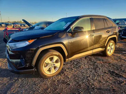 2T3P1RFV4MC192061 — 2021 Toyota RAV4, Передняя часть (Front End), фото до ремонта