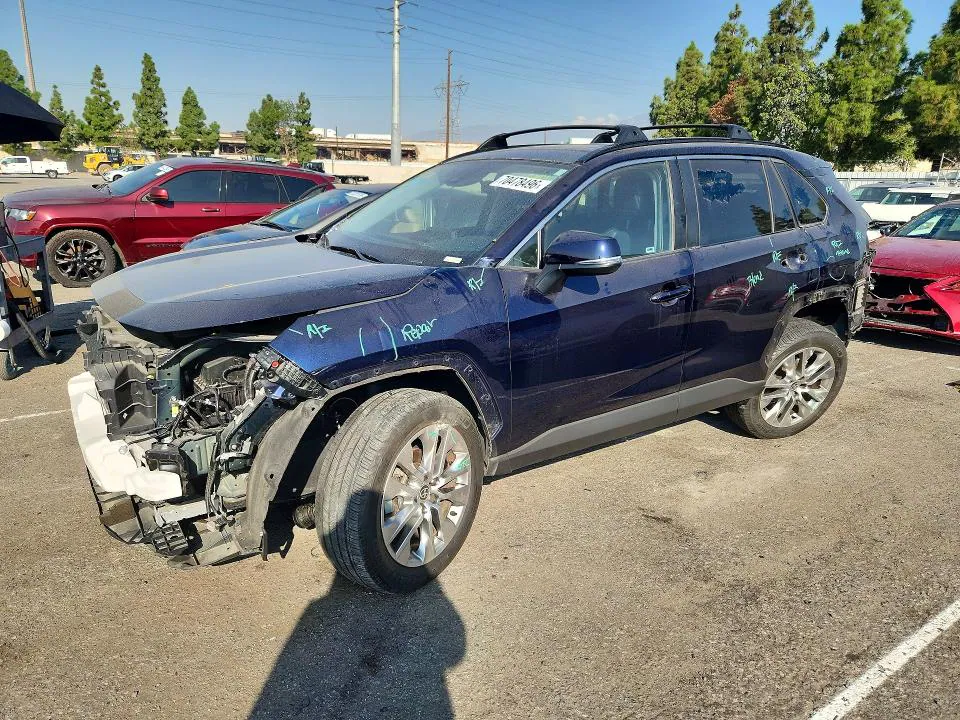 2022 Toyota RAV4 VIN 2T3C1RFV8NW235816 фото 1