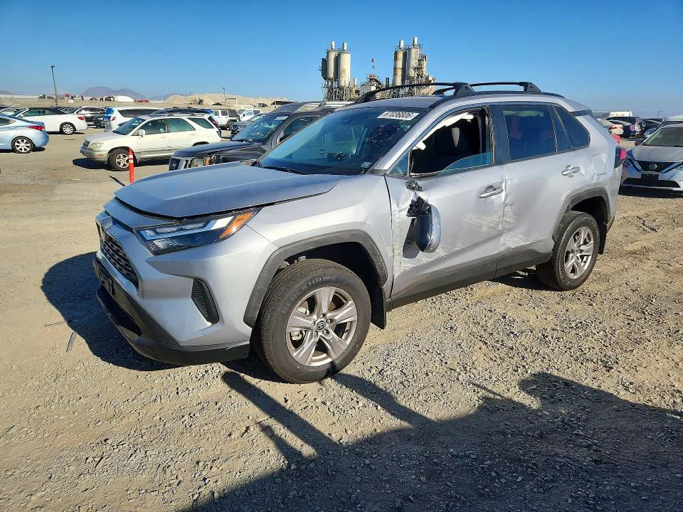 2023 Toyota RAV4 VIN 2T3W1RFV3PC235661 фото 1