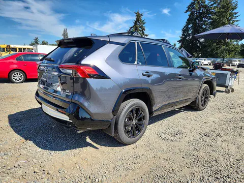 2024 Toyota RAV4 VIN JTM16RFV9RD149328 фото 3