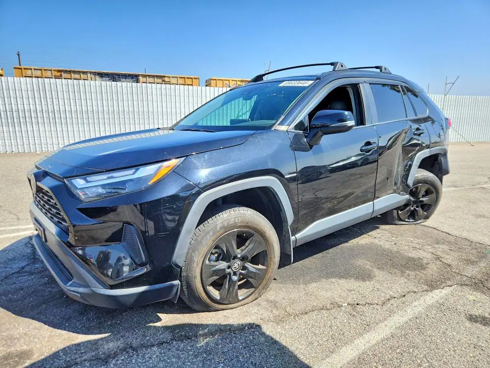 2T3W1RFV2RC255340 Toyota RAV4 2024 — повреждение Боковая часть, фото до ремонта