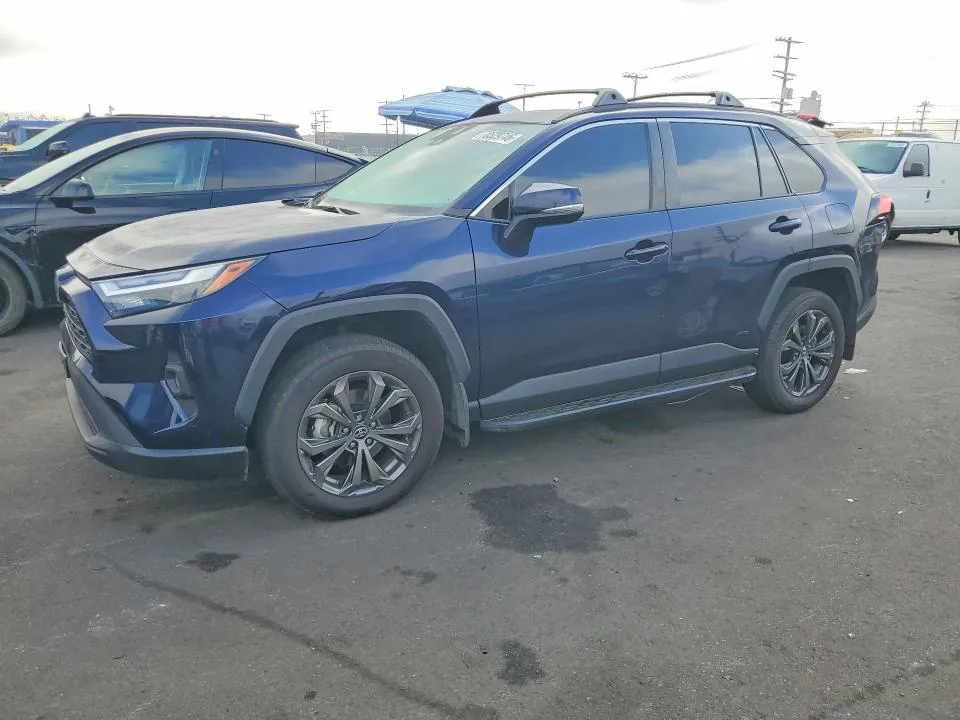 2024 Toyota RAV4 VIN 2T3B6RFV4RW072889 фото 1