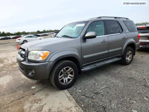 5TDBT44A55S242961 — 2005 Toyota Sequoia, Задняя часть, фото до ремонта