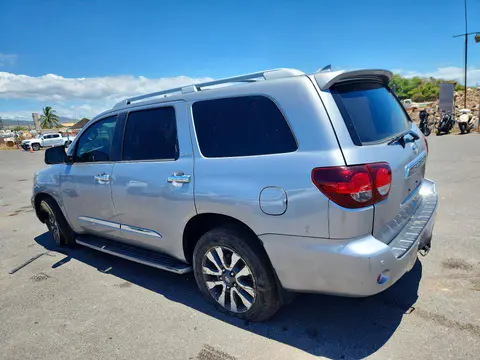 2019 Toyota Sequoia VIN 5TDKY5G12KS073447 фото 2
