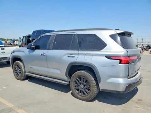 2024 Toyota Sequoia VIN 7SVAAABA5RX021482 фото 2