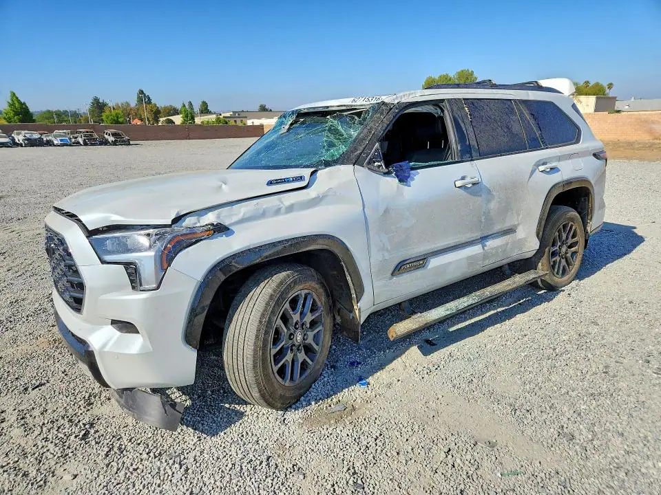 7SVAAABA2SX067292 Toyota Sequoia 2025 — повреждение Опрокидывание, фото до ремонта