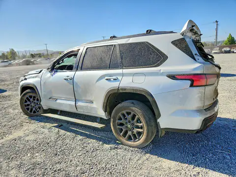 7SVAAABA2SX067292 — 2025 Toyota Sequoia, фото 2 с аукциона Copart 30.09.2026, Опрокидывание