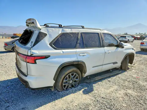 7SVAAABA2SX067292 — 2025 Toyota Sequoia, фото 3 с аукциона Copart 30.09.2026, Опрокидывание