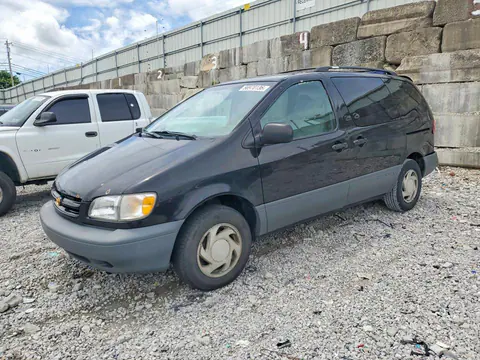 4T3ZF13C5WU021805 — 1998 Toyota Sienna, Задняя часть (Rear End), фото до ремонта