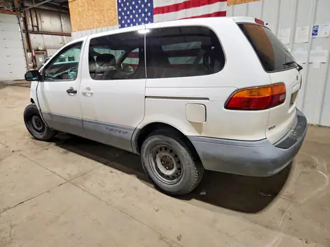 4T3ZF19C0XU152049 — 1999 Toyota Sienna, фото 2 с аукциона Copart 06.10.2026, Передняя часть